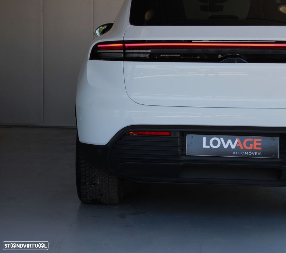 Porsche Macan Electric 4 - 43