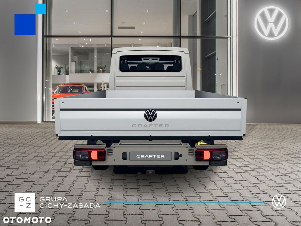 Volkswagen Crafter 35 Skrzyniowy z podwójną kabiną silnik: 2,0 l EU6 SCR 140 KM / skrzynia biegów: Przedni napęd manualna 6-biegowa rozstaw osi: 3640 mm - 4