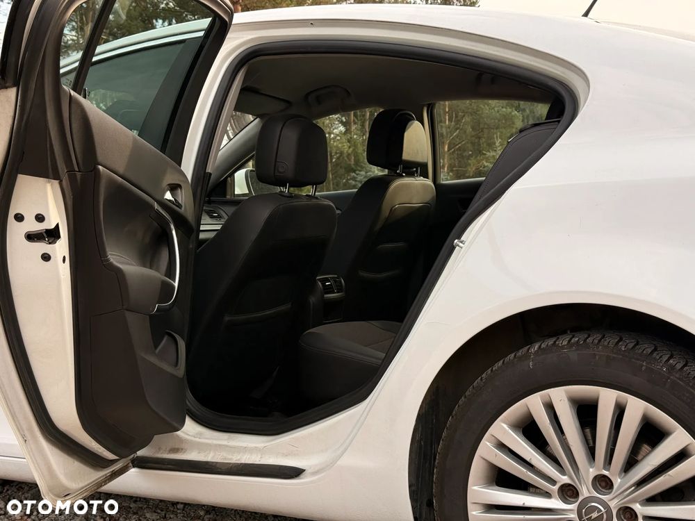 Opel Insignia - 16