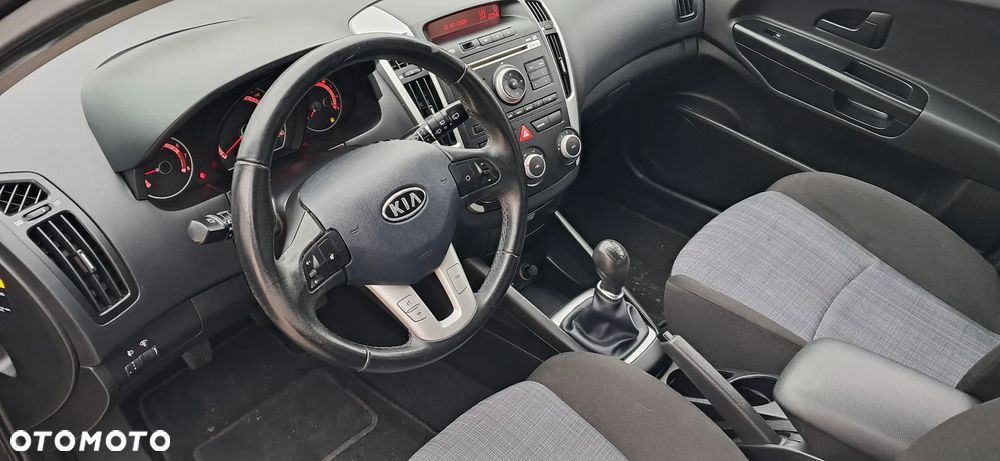Kia Ceed 1.4 CVVT Attract - 9