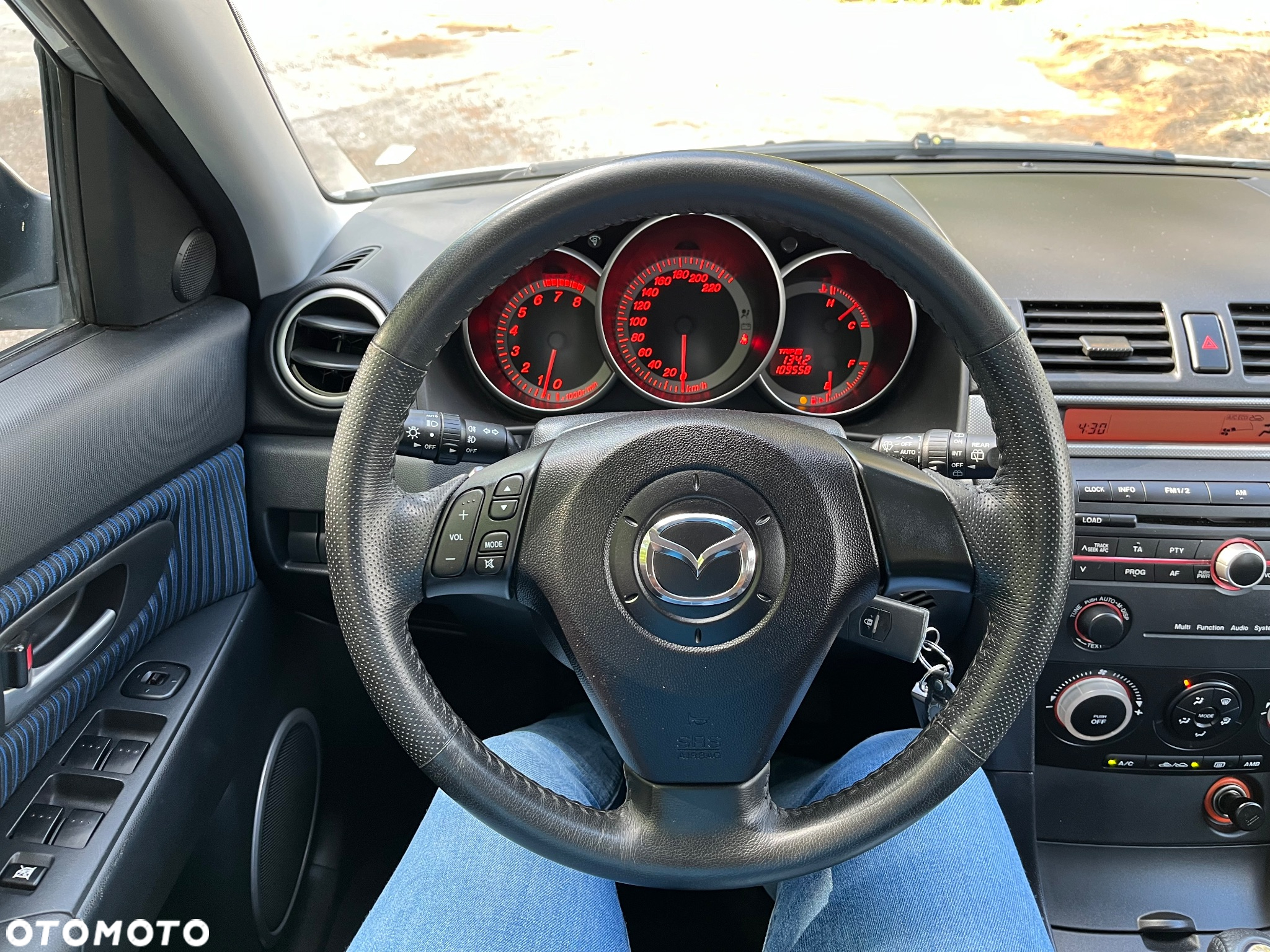 Mazda 3 2.0 Active + - 8
