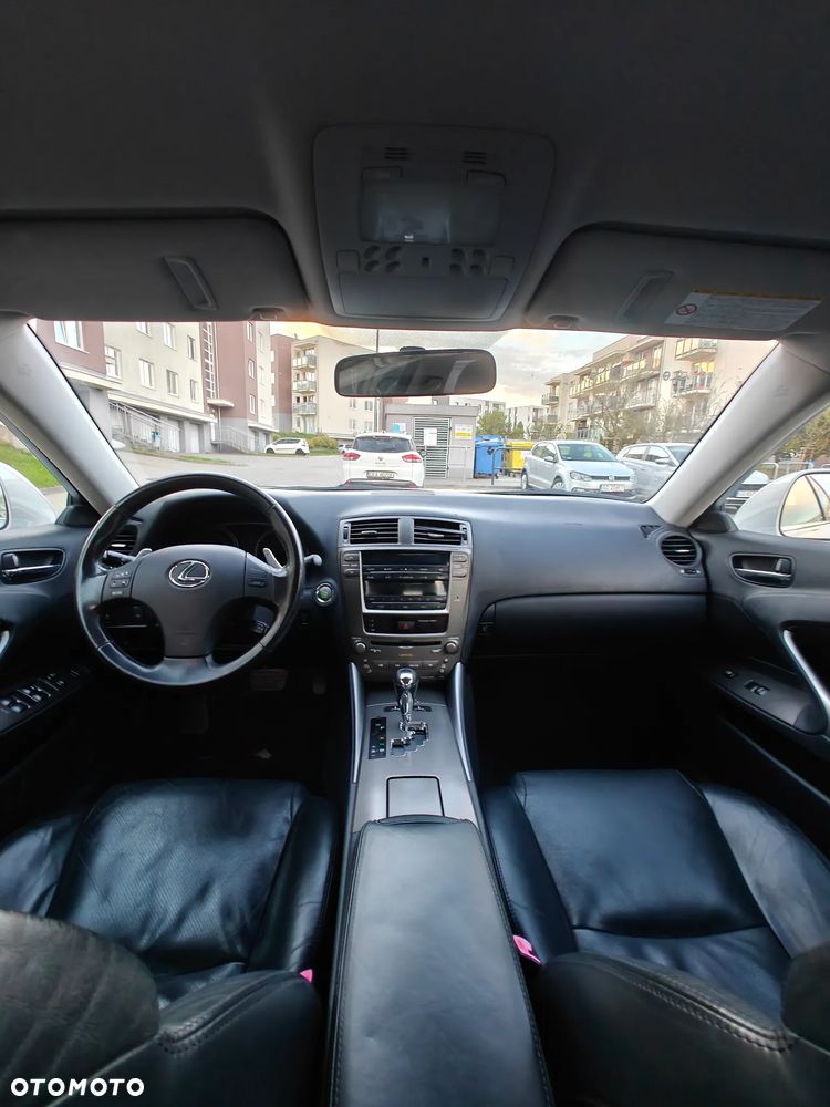 Lexus IS 250 - 10