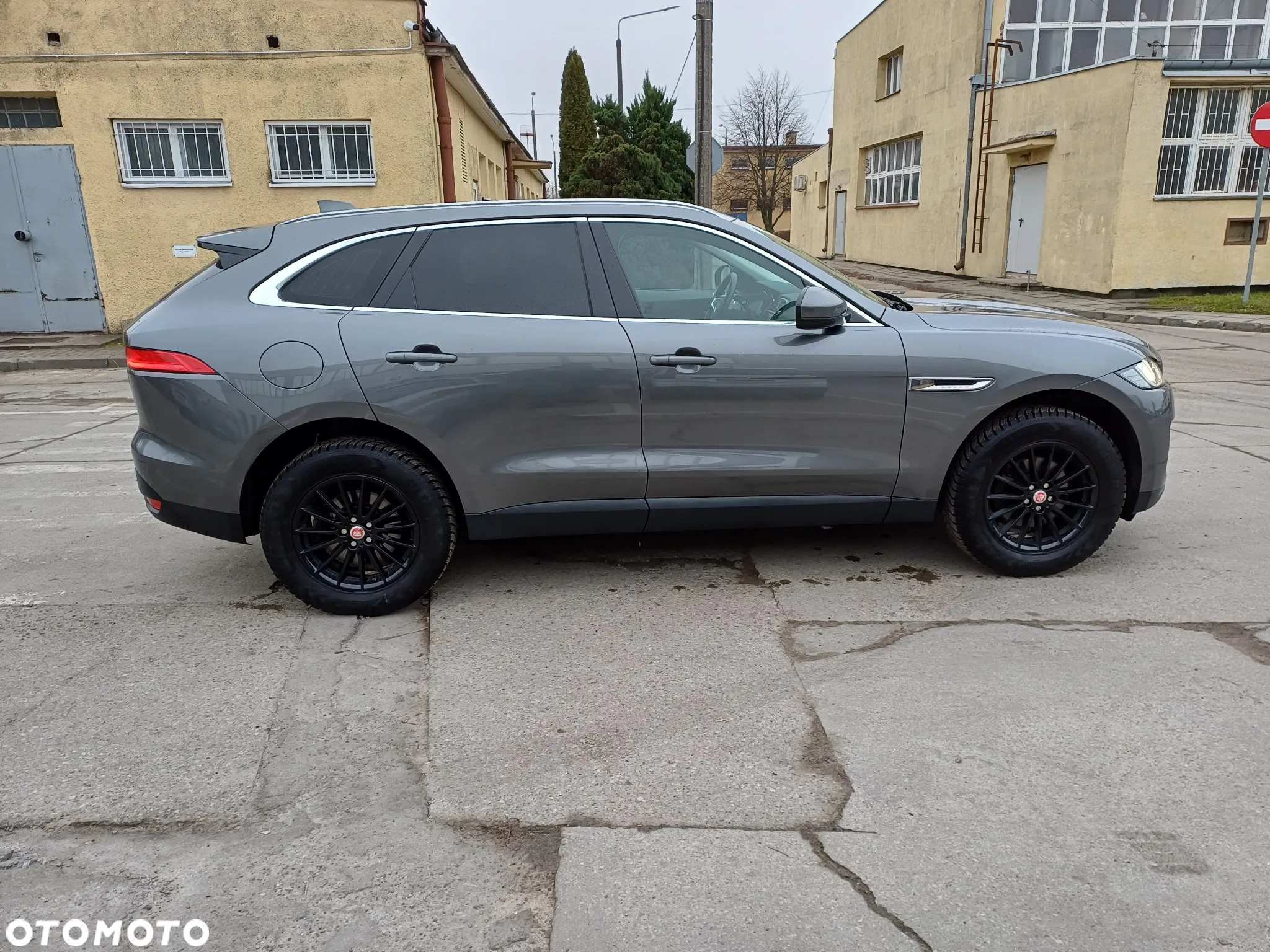 Jaguar F-Pace - 6