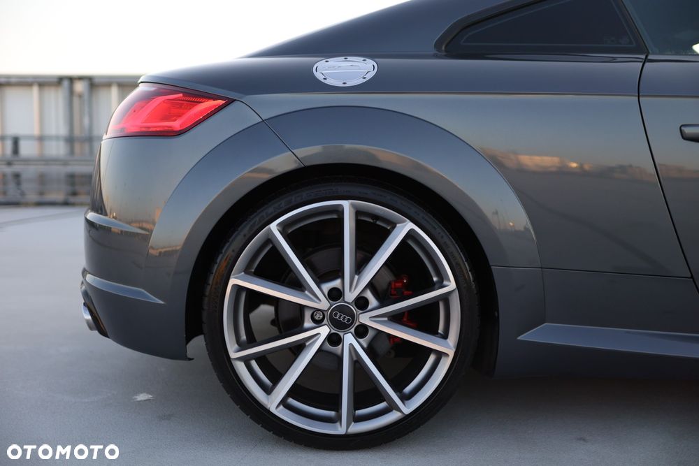 Audi TT S Coupé - 8