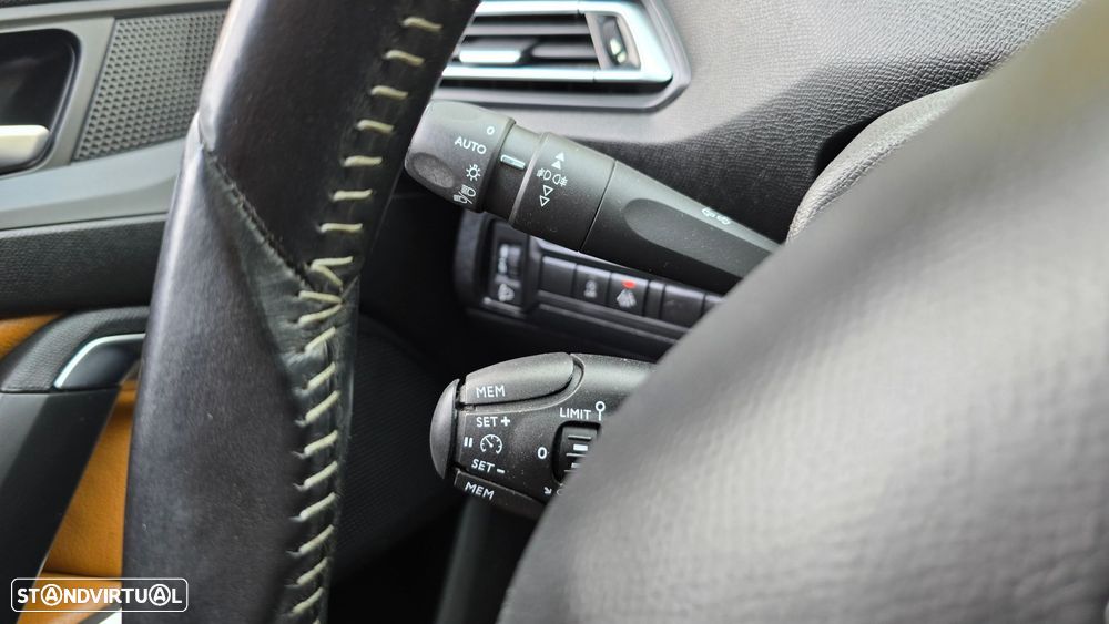 Peugeot 308 SW 1.5 BlueHDi Allure - 15