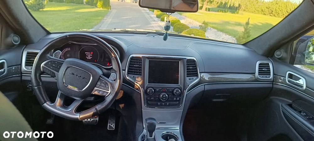Jeep Grand Cherokee SRT - 17