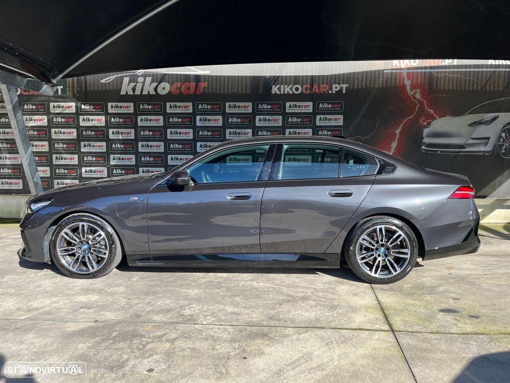BMW 530 e Pack Desportivo M - 5