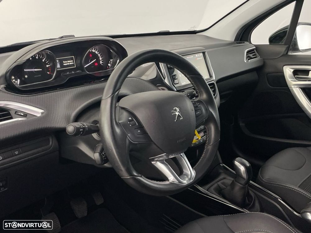 Peugeot 2008 1.2 PureTech Allure - 16