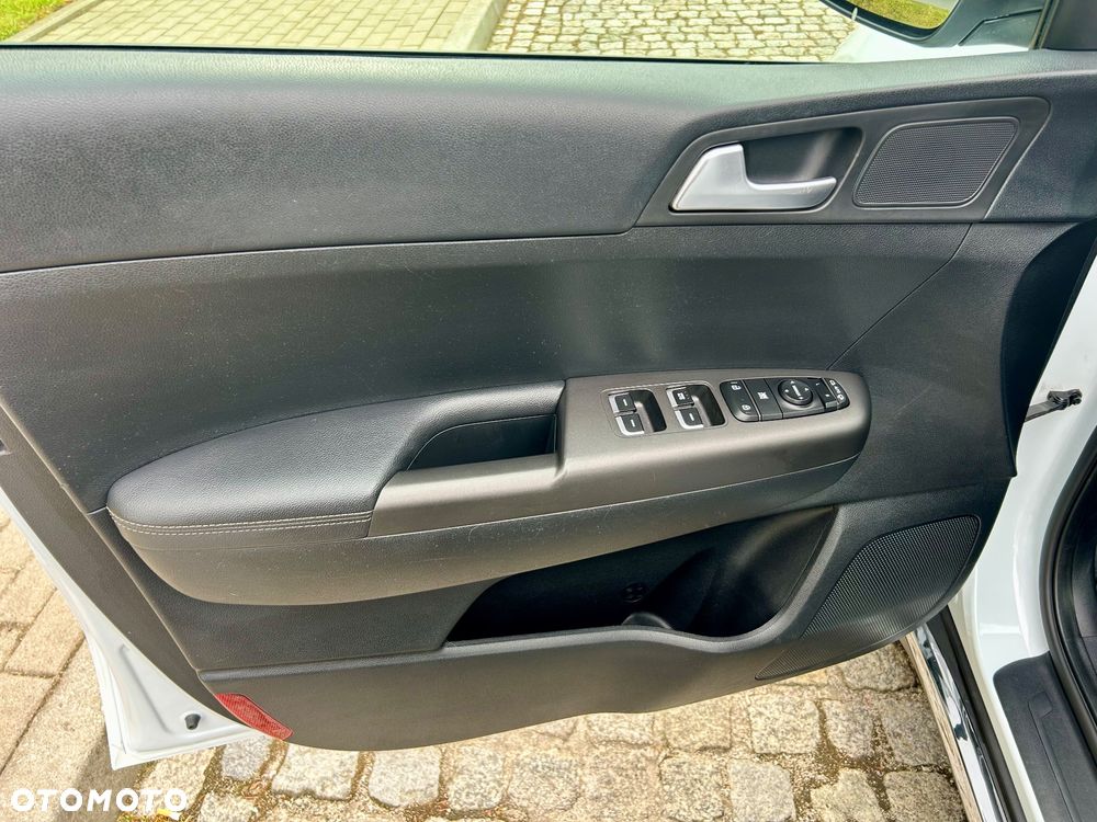 Kia Sportage 1.6 T-GDI 2WD VISION - 32