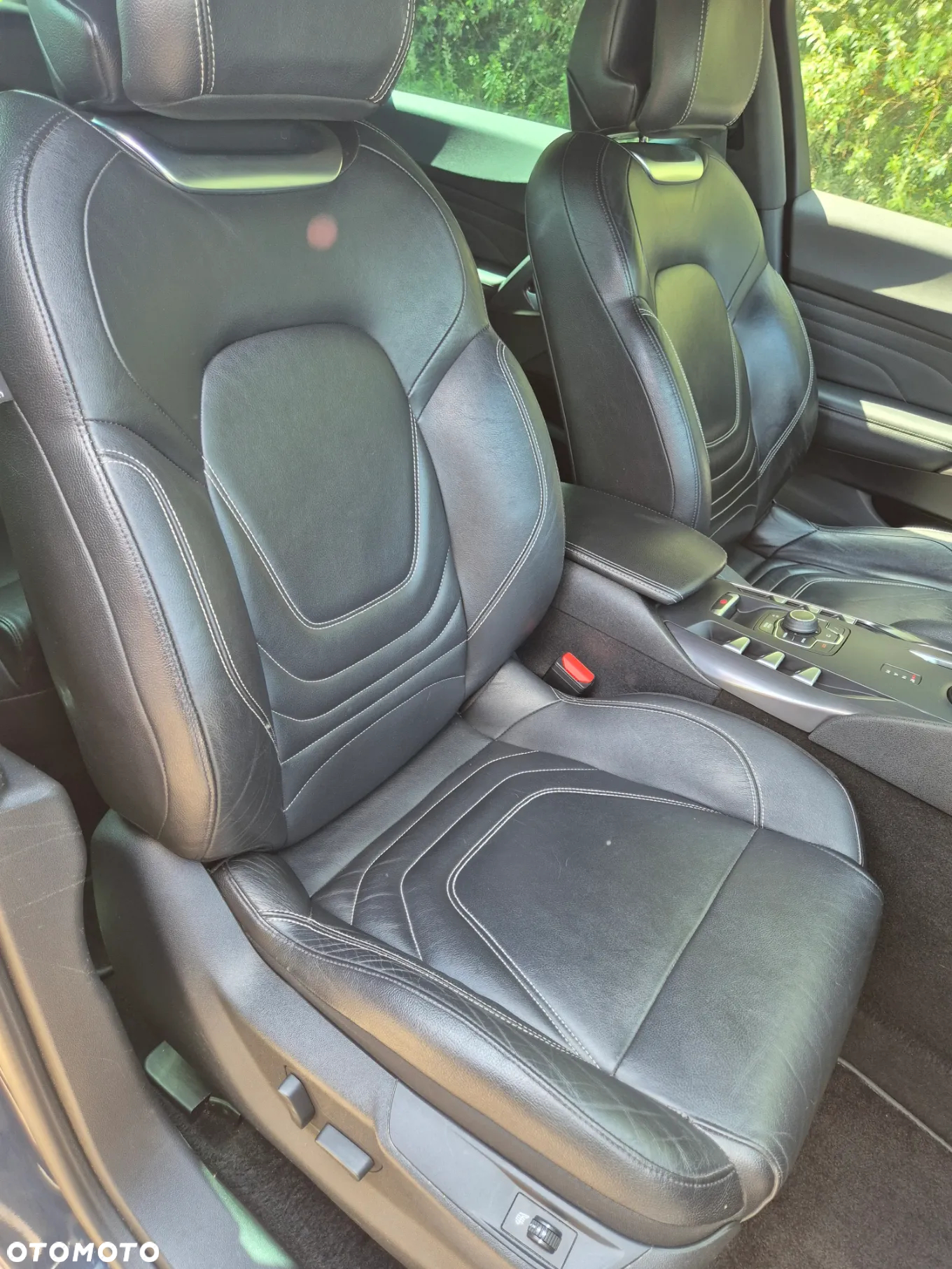 Citroën DS5 2.0 HDi Hybrid4 SoChic MCP - 17