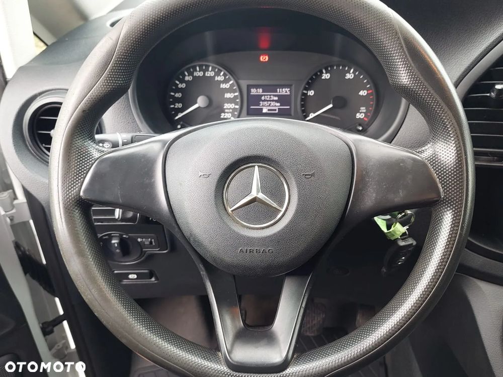 Mercedes-Benz VITO 111 - 20