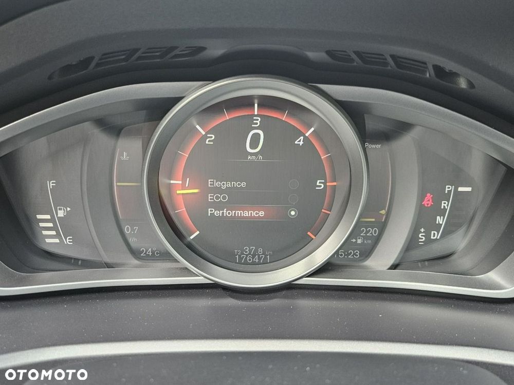 Volvo V40 D2 Geartronic Momentum - 23