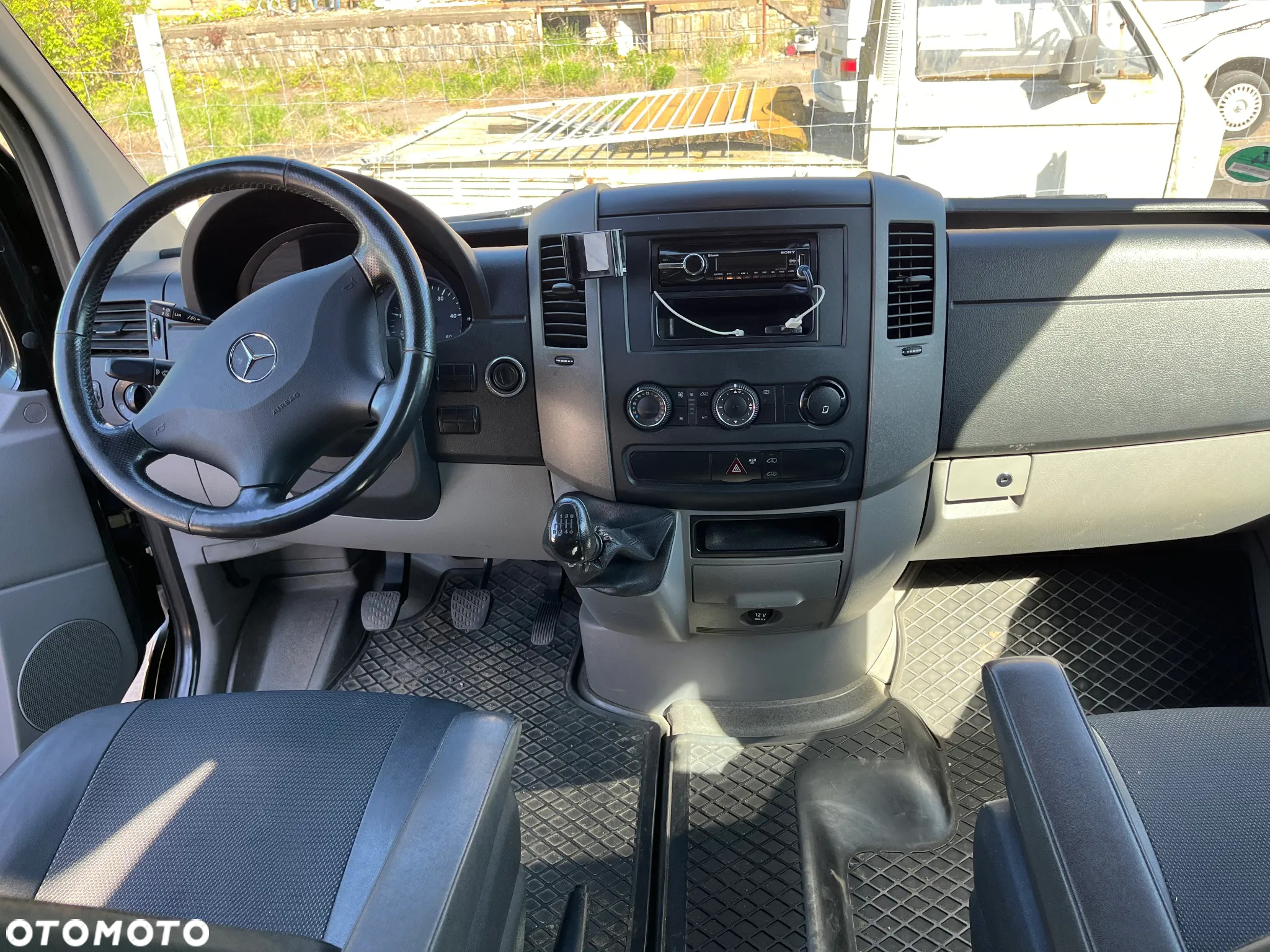 Mercedes-Benz Sprinter - 8