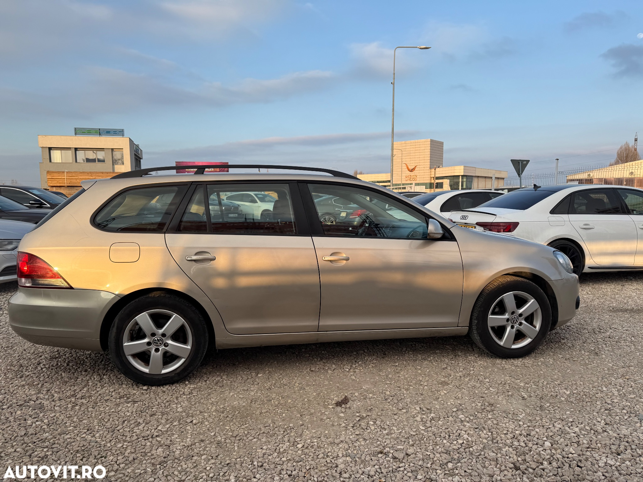 Volkswagen Golf Variant 1.6 TDI DPF Trendline - 16