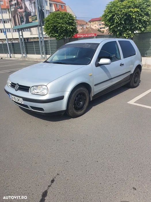 Volkswagen Golf - 3