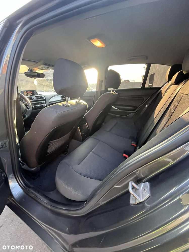 BMW Seria 1 120i - 13