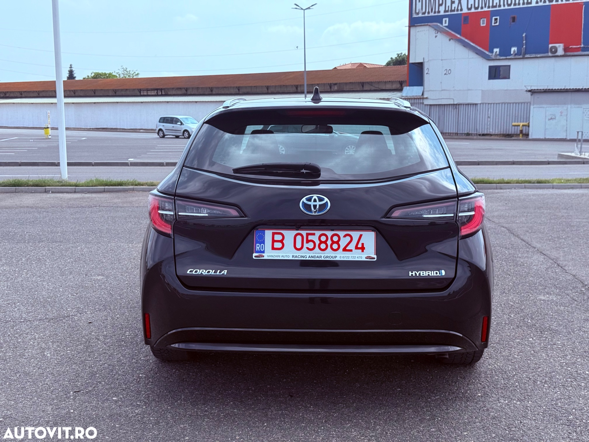 Toyota Corolla 1.8 Hybrid Business Edition - 11