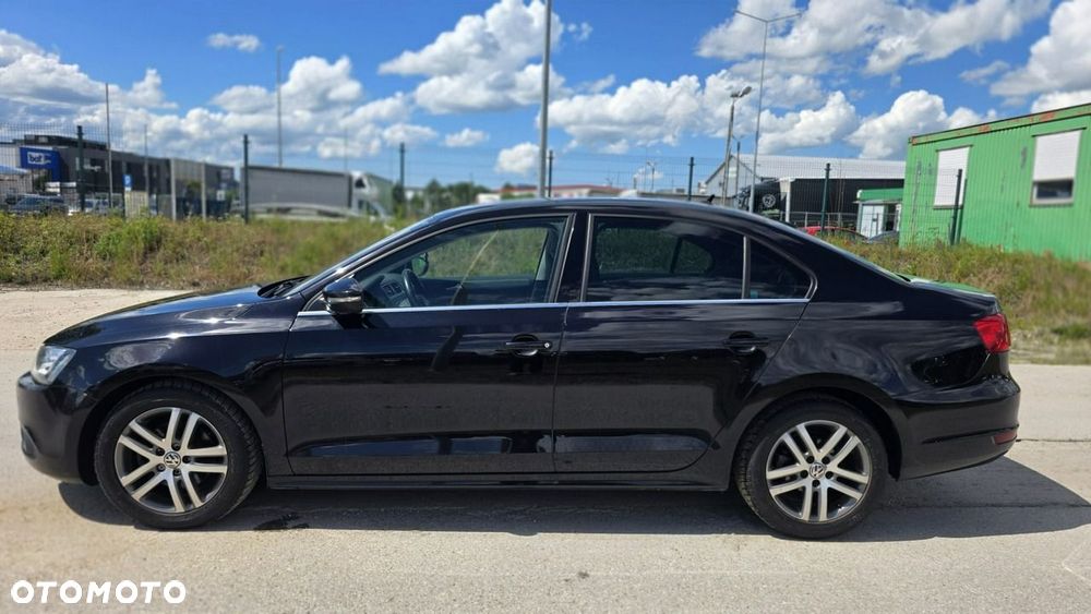 Volkswagen Jetta - 5