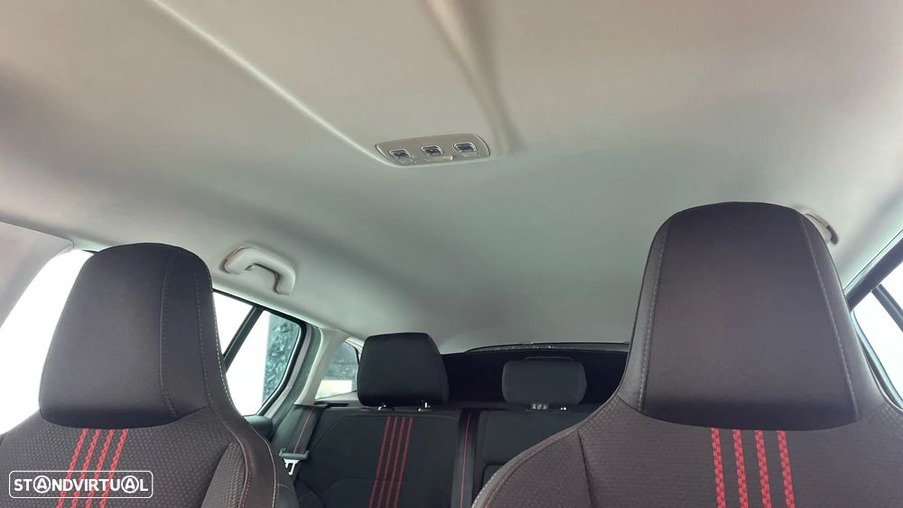 Renault Mégane Sport Tourer 1.6 E-Tech Plug-In Hybrid R.S. Line - 22