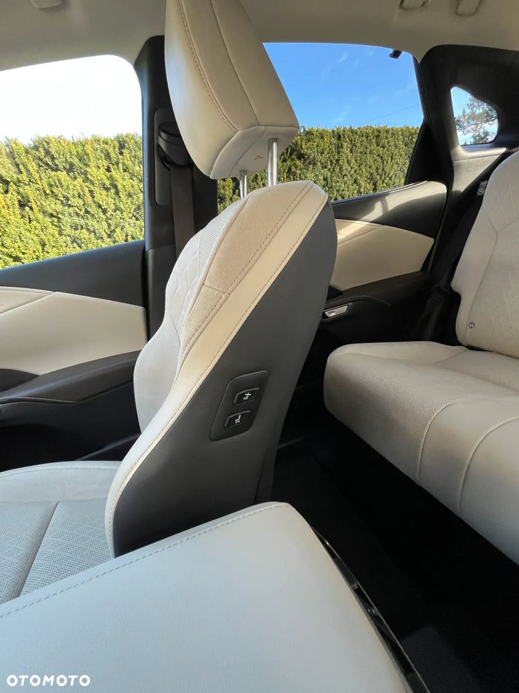 Lexus RX 450h+ Omotenashi - 17