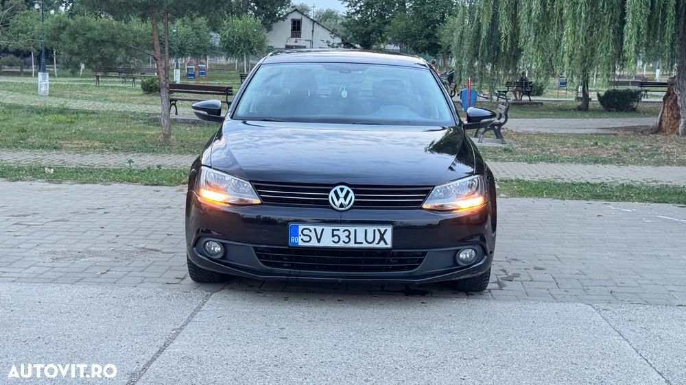 Volkswagen Jetta 1.2 TSI BMT Trendline - 2