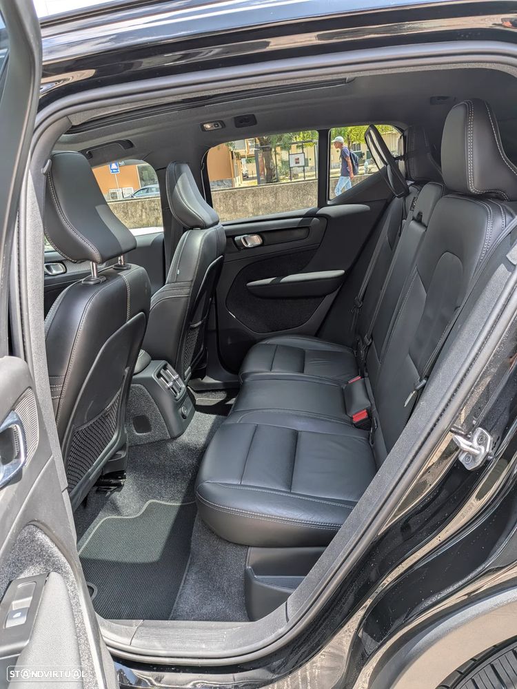 Volvo XC 40 T5 Twin Engine DKG R-Design - 11