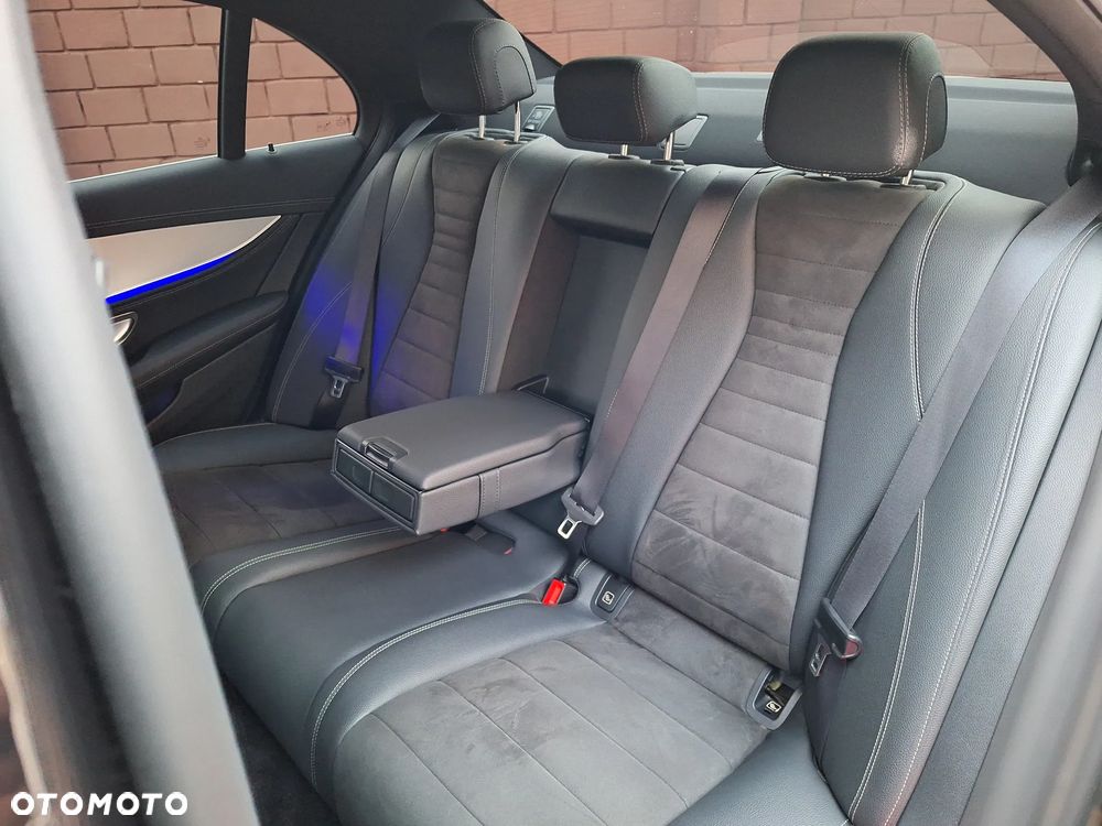 Mercedes-Benz Klasa E 220 d 4-Matic AMG - 15