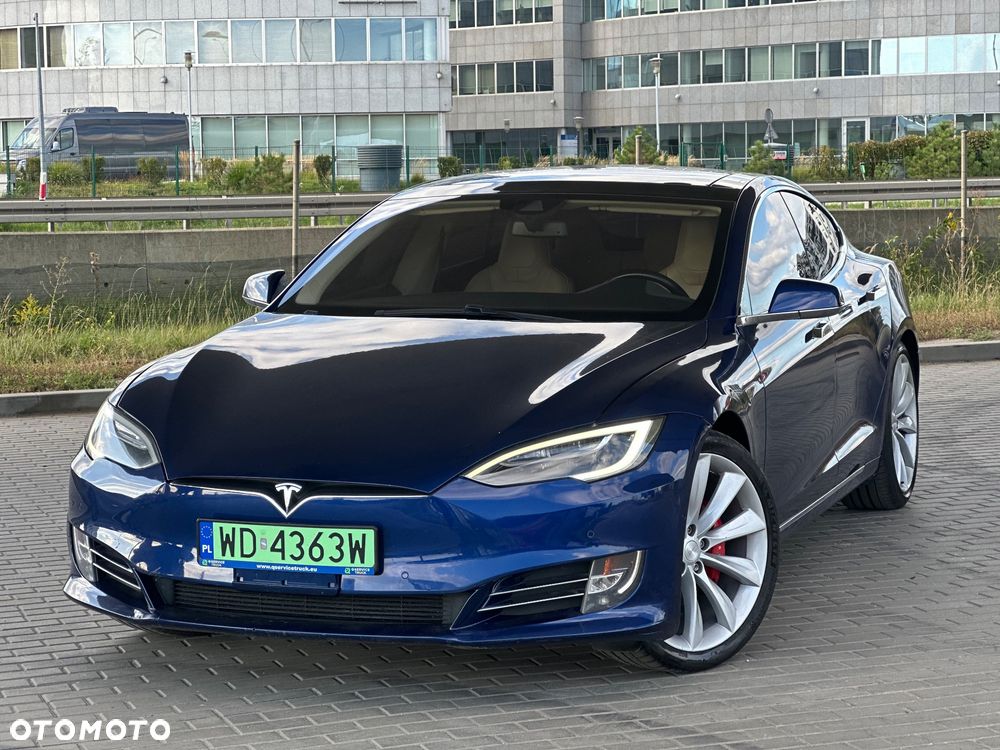Tesla Model S - 3