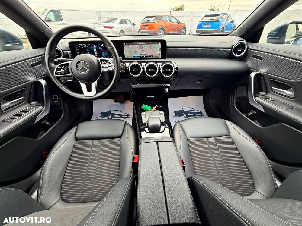 Mercedes-Benz CLA 180 7G-DCT Special Edition - 12