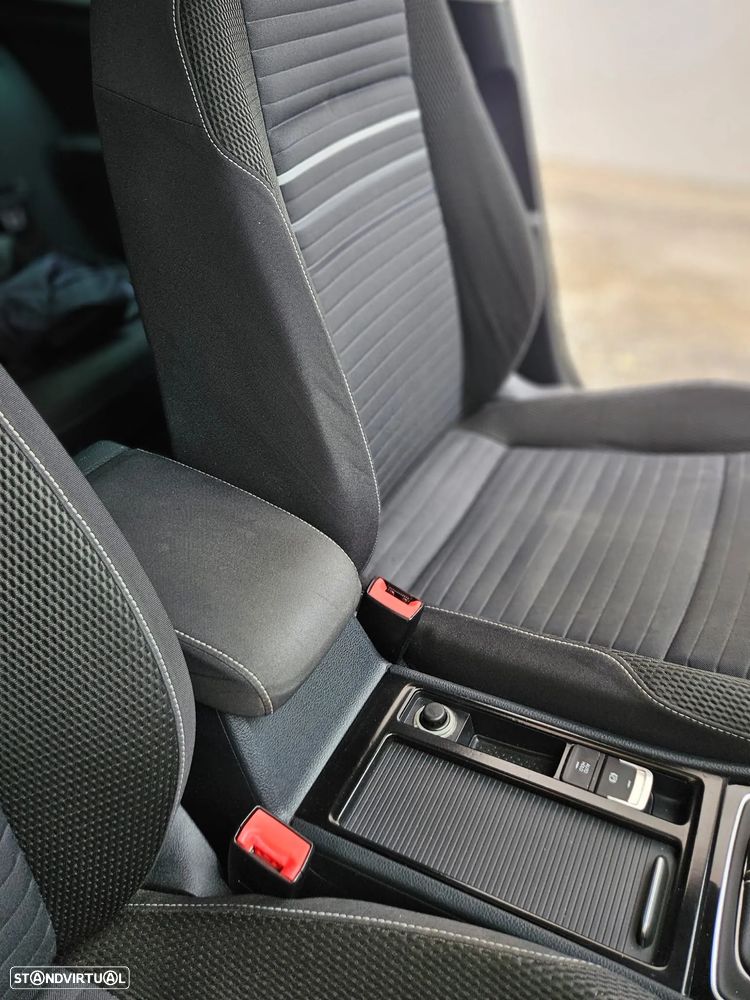 VW Golf 1.6 BlueTDI Cup - 29