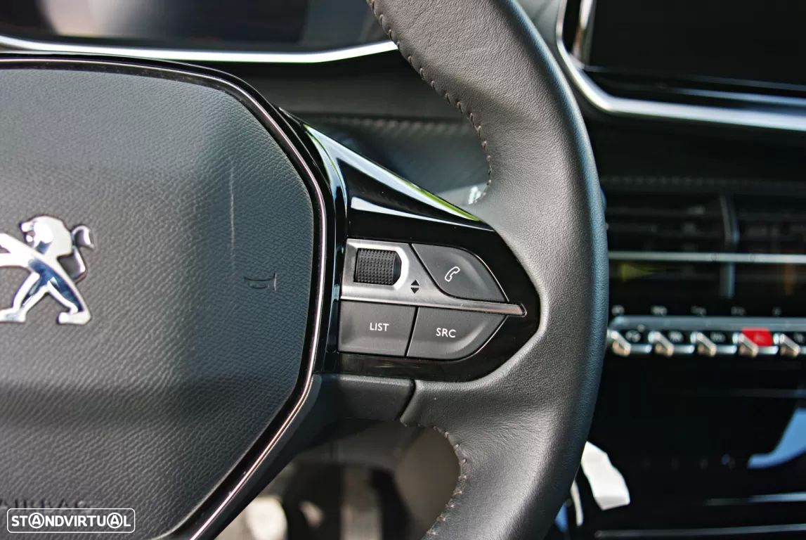 Peugeot 2008 1.2 PureTech Allure - 29