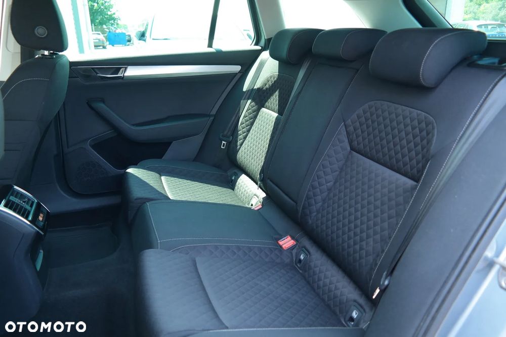 Skoda Superb 2.0 TSI Ambition DSG - 12
