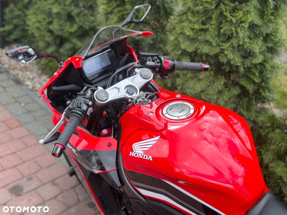 Honda CBR - 15