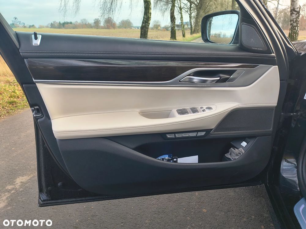 BMW Seria 7 ver-740ld-xdrive - 26