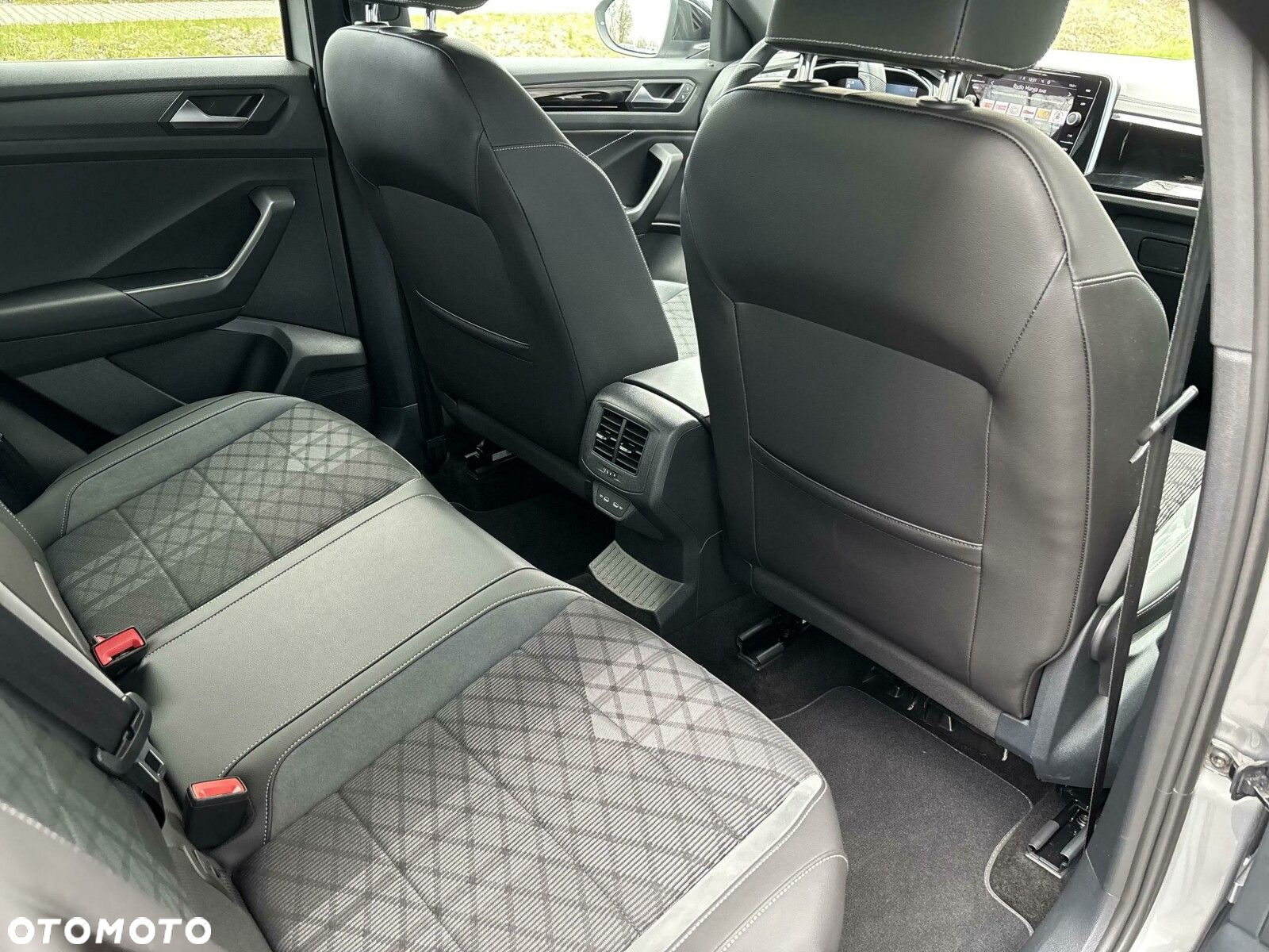 Volkswagen T-Roc 1.5 TSI R-Line DSG - 16