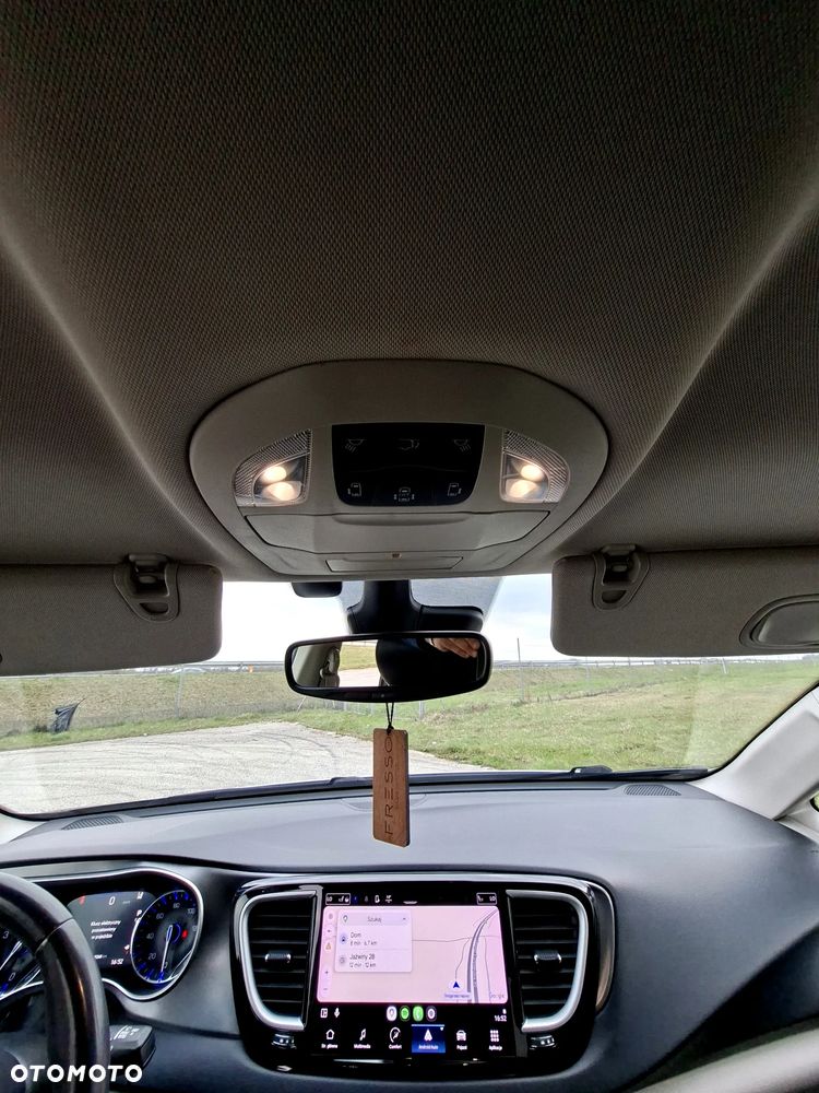 Chrysler Pacifica - 35