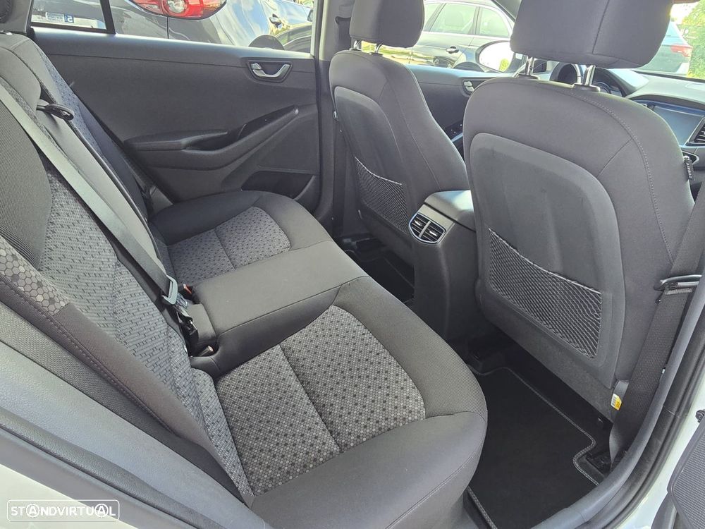 Hyundai Ioniq - 19