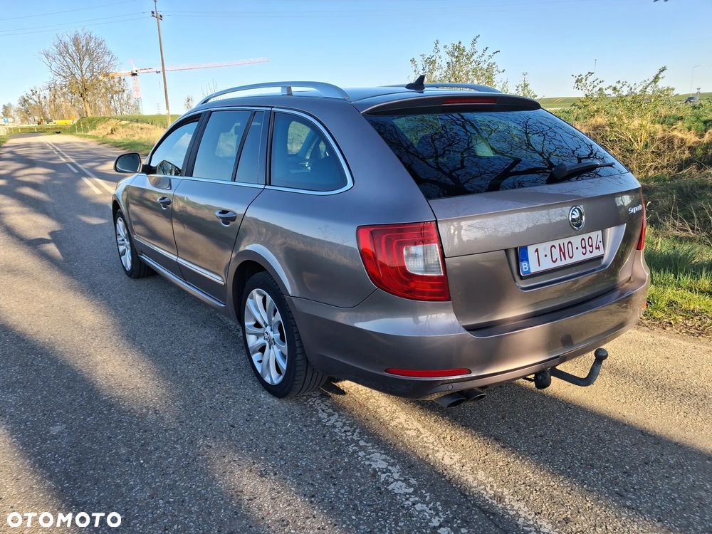 Skoda Superb 2.0 TDI DSG Ambition - 18