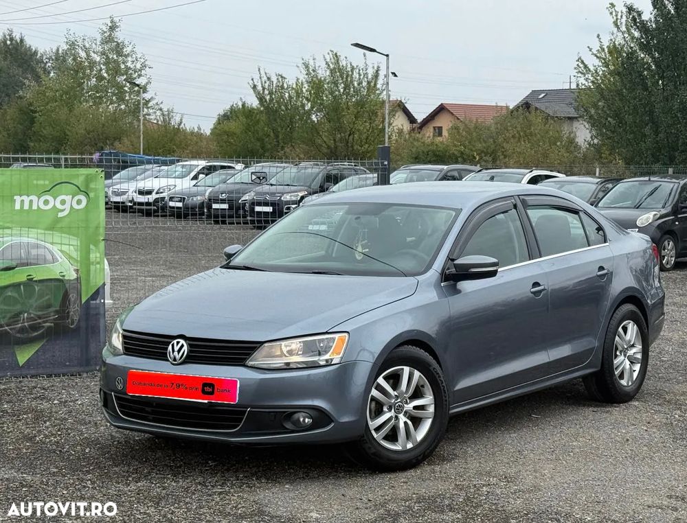 Volkswagen Jetta - 1