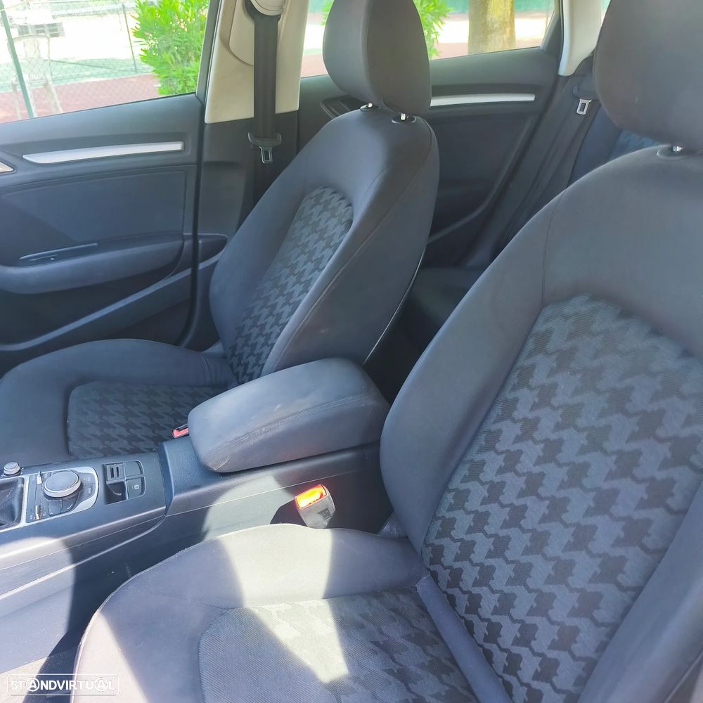 Audi A3 Sportback 1.6 TDI Attraction - 9