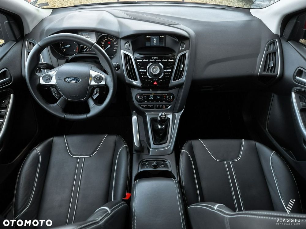 Ford Focus 1.6 EcoBoost Titanium - 19