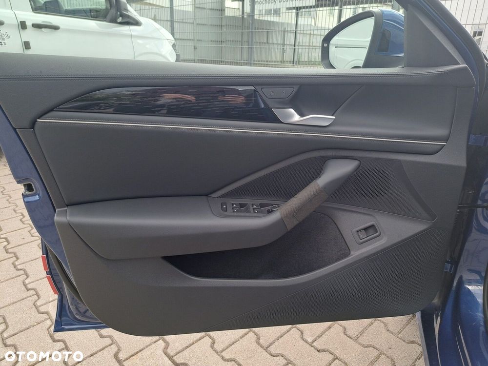 Volkswagen Passat - 4
