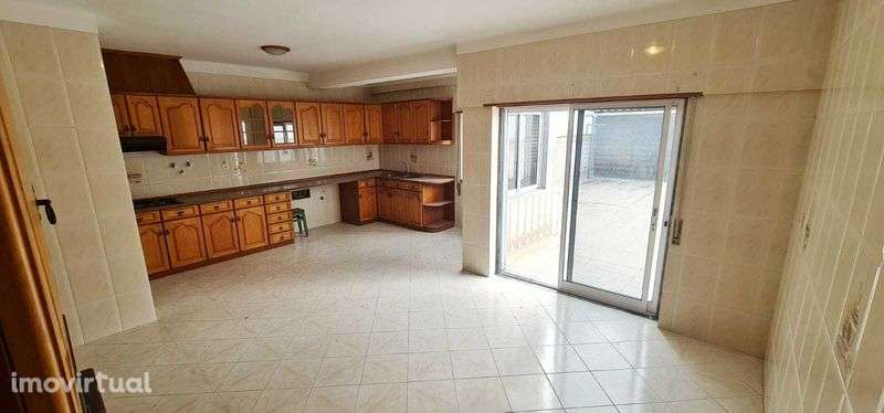 Predio moradia CENTRO de Alhandra de uso misto - Grande imagem: 4/10