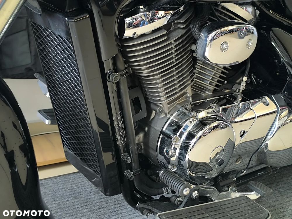 Suzuki Intruder - 32