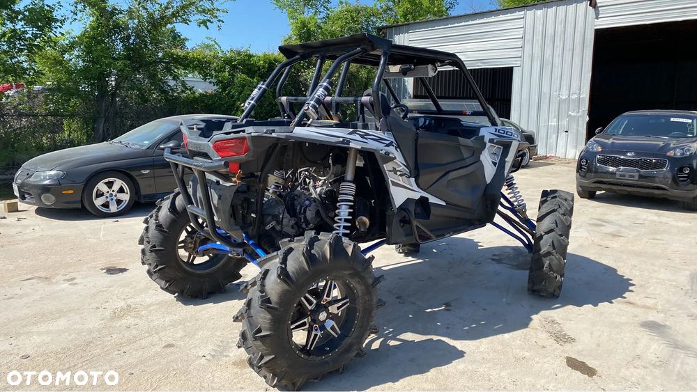 Polaris RZR - 11