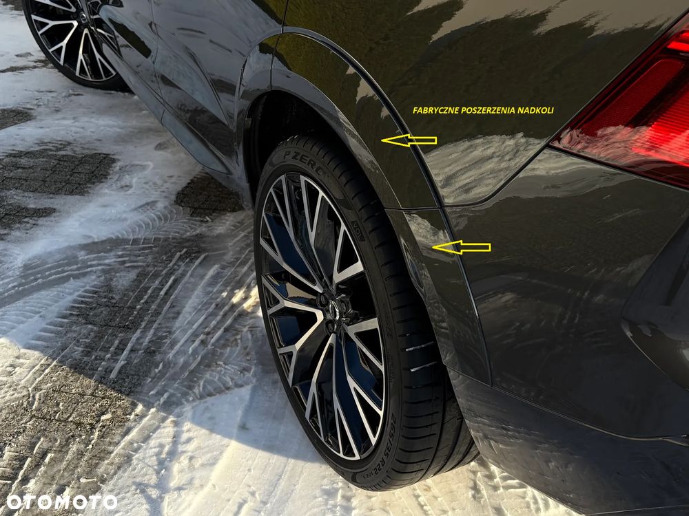 Volvo XC 60 B4 D AWD Plus Dark - 32