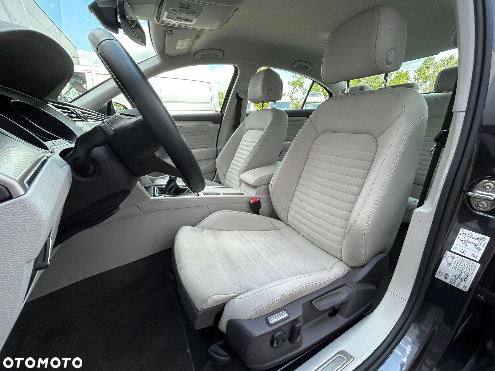 Volkswagen Passat 2.0 TDI EVO Elegance - 7
