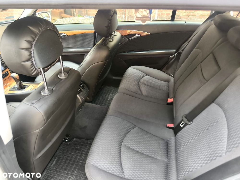 Mercedes-Benz Klasa E 220 CDI T Elegance - 4