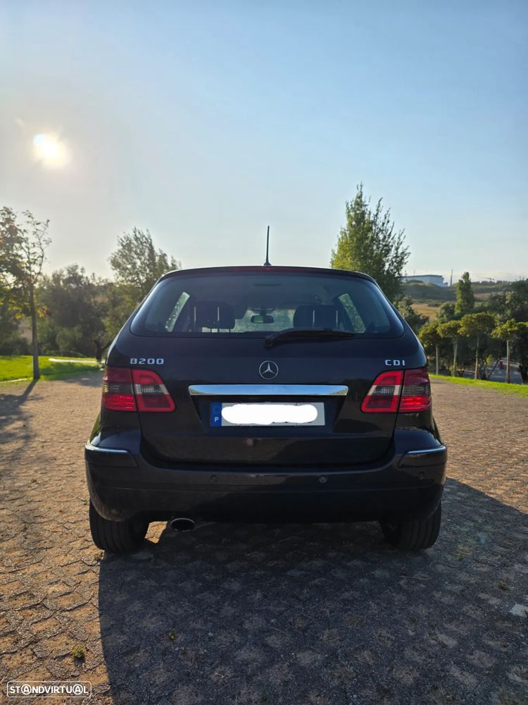 Mercedes-Benz B 200 CDi Autotronic - 10