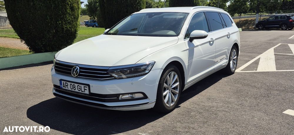Volkswagen Passat - 1